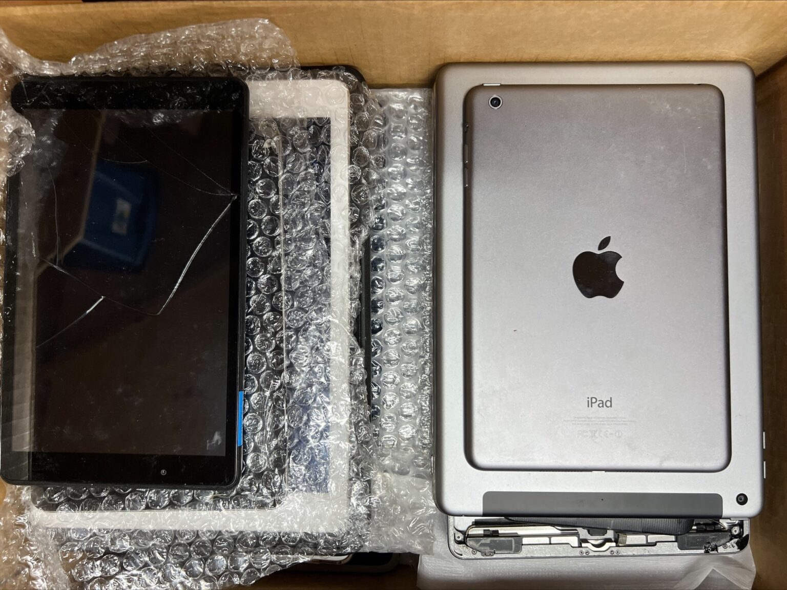 A tablet pallet, 16 pcs - Image 1